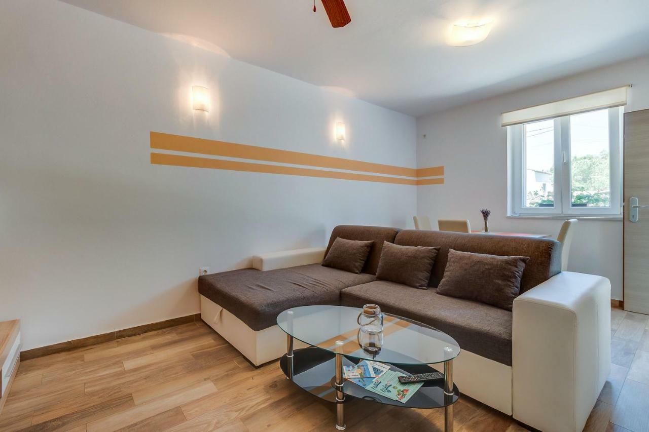 Apartment Danica Nerezine
